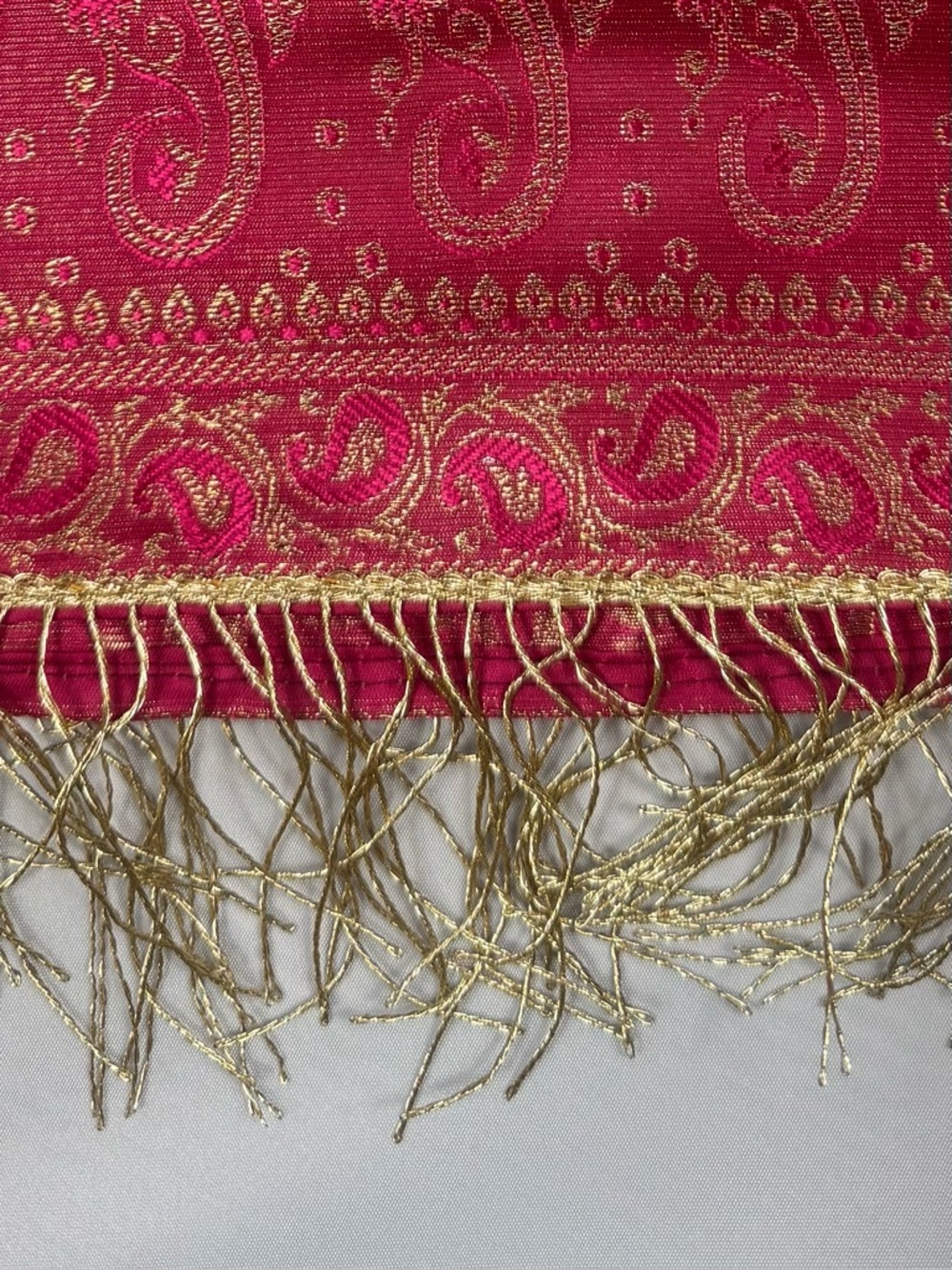 Stunning table runner - Picture 5 of 7